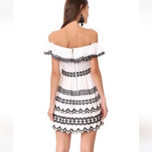 alice + olivia ✦ Rozzi Off Shoulder Dress ✦ - Picture 3 of 6